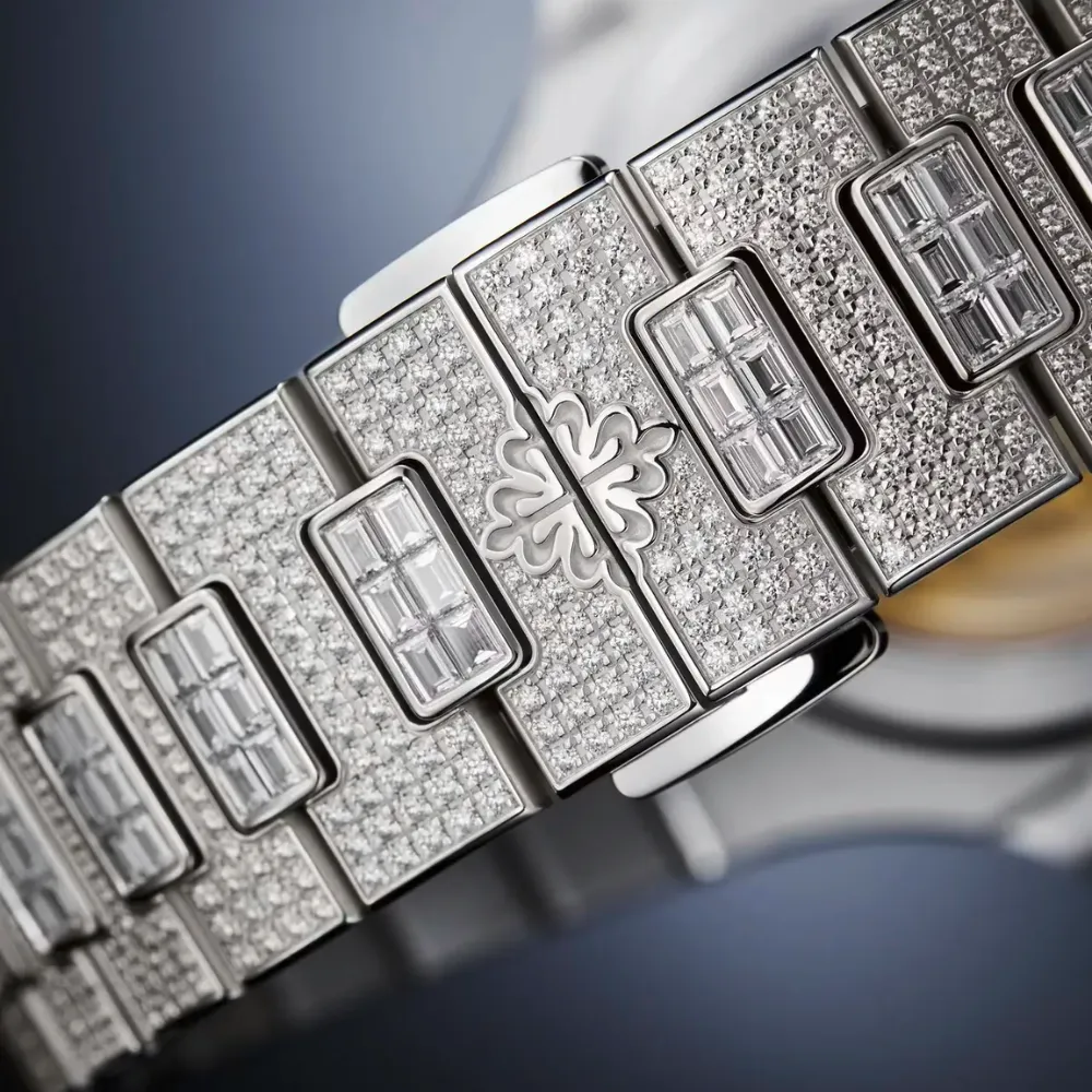 Nautilus Ref. 5811/1460G-001 White Gold - Image 15